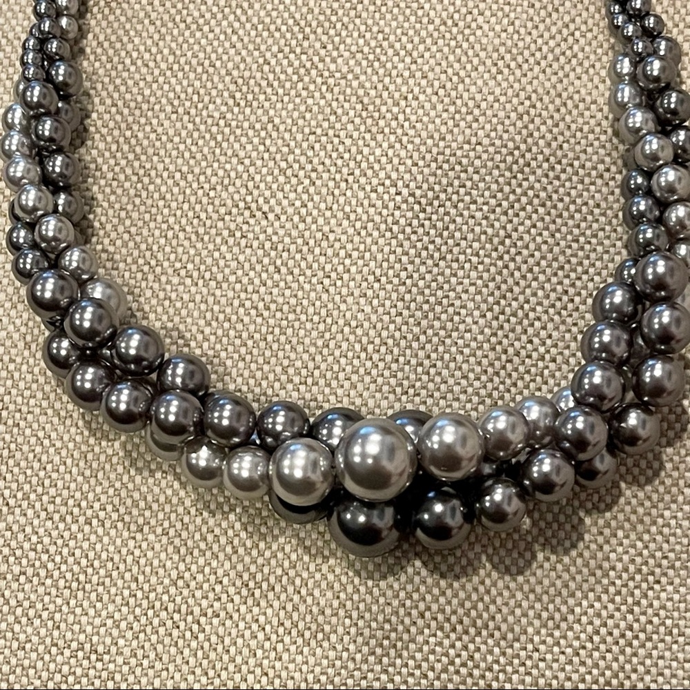 Elegent Vintage RMN Grey Faux Pearl Twist Necklace - Picture 3 of 5